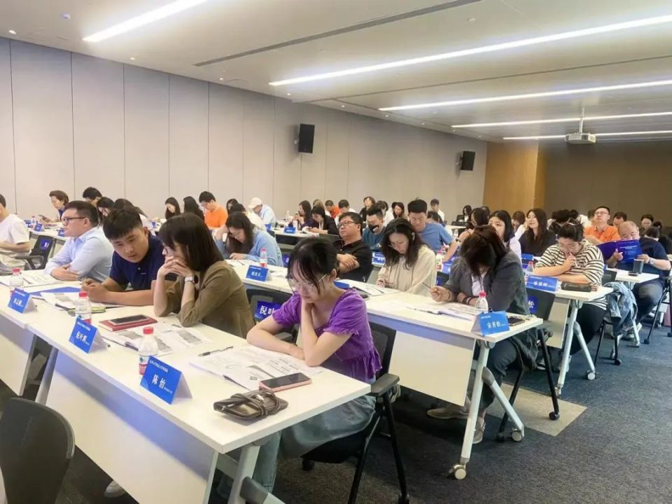 金融专员是做什么的(金融专员岗位要求)